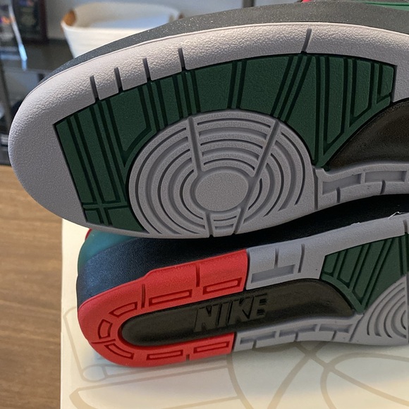 AIR JORDAN 2 RETRO LOW size 8 - Picture 4 of 9